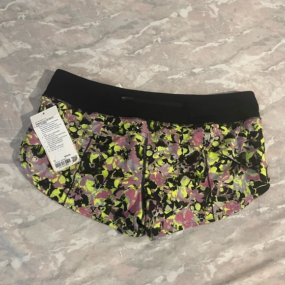 NWT Lululemon Speed Up Low-Rise Lined Short 2.5" - Picture 3 of 5